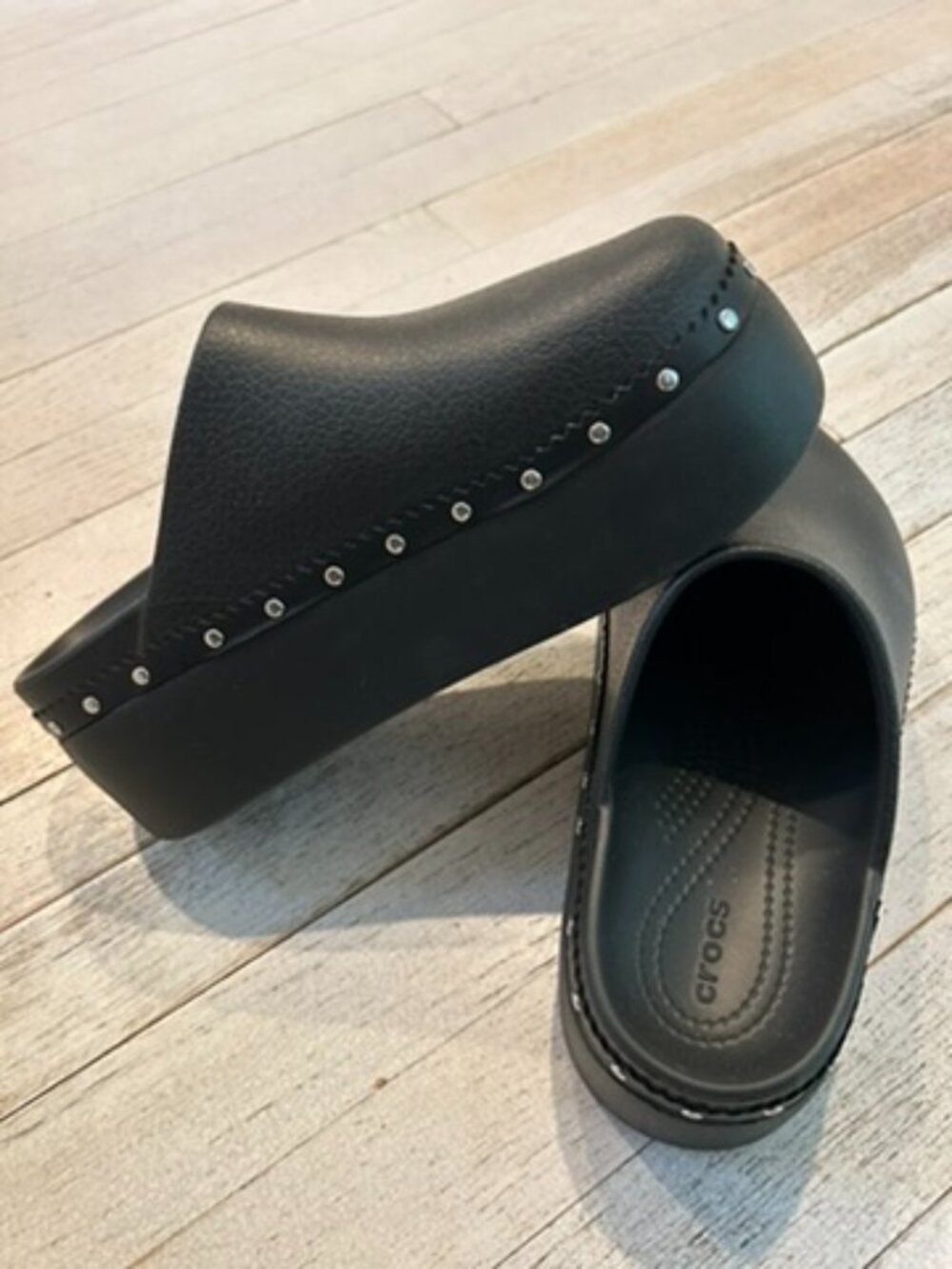 *like new* Studded black Dylan Crocs